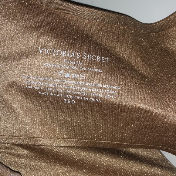 38D beautiful NWT Victoria Secret beautiful light tan with front closure Bra. - Picture 6 of 6